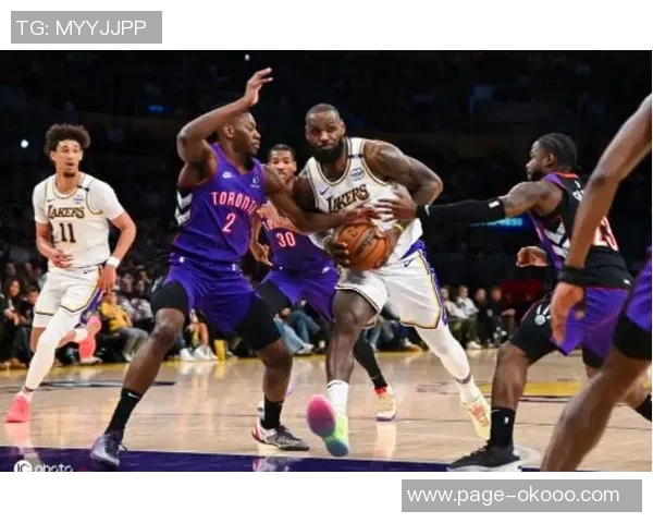 圣诞大战湖人对决劲敌期待精彩瞬间与激烈对抗的篮球盛宴